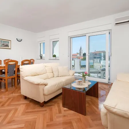 Franke Apartment *